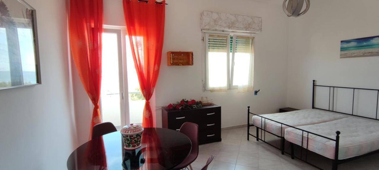 圣安德烈亚Casa Fronte Mare Torre Sant'Andrea公寓 外观 照片
